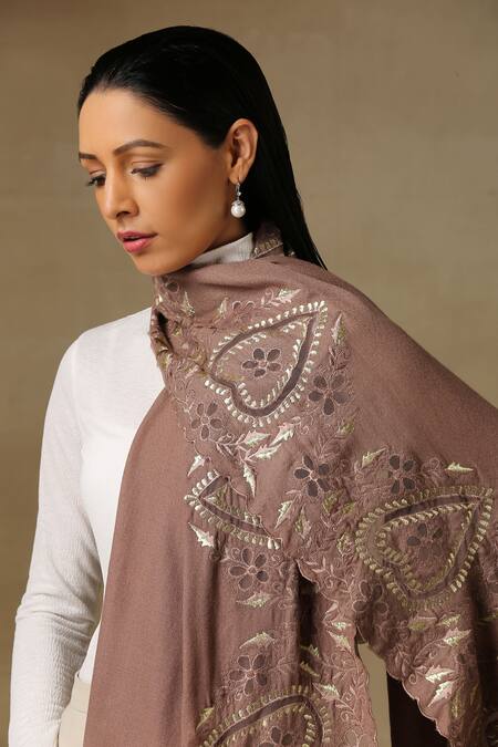 SHAZA_Brown Zari Detailing Vineyard Stole _Online_at_Aza_Fashions