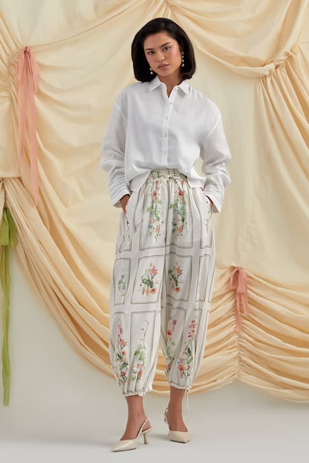 Buy_POZRUH_White Cotton, Hemp Embroidery Collared Bouquet Bib Set 