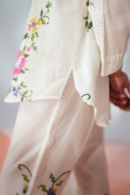 Rainas_White Cotton, Linen Embroidery Collared Cross Stitch Flora Set _Online_at_Aza_Fashions