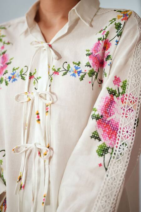 Buy_Rainas_White Cotton, Linen Embroidery Collared Cross Stitch Flora Set 