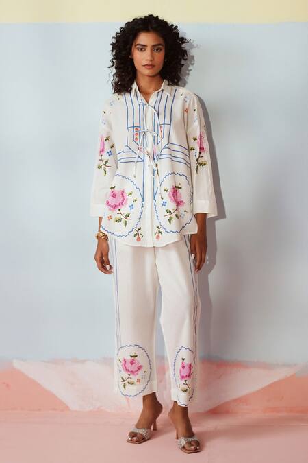 Rainas White Cotton, Linen Embroidery Collared Cross Stitch Meadow Set Online at Aza Fashions Rainas_White Cotton, Linen Embroidery Collared Cross Stitch Meadow Set _Online_at_Aza_Fashions