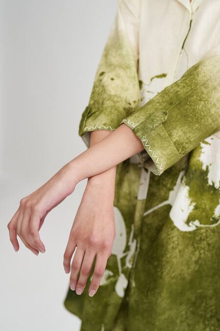 Shop_Rainas_Green Cotton, Linen Collared Verdant Charm Kurta And Pant Set _Online_at_Aza_Fashions