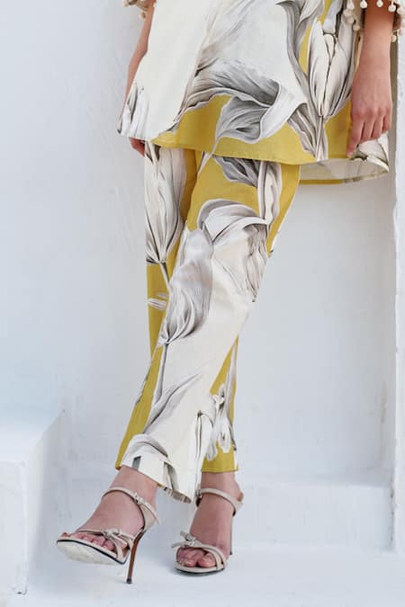 Rainas Mustard Cotton, Linen Pom-poms Round Neck Bloom Kurta Pant Set at Aza Fashions Rainas_Mustard Cotton, Linen Pom-poms Round Neck Bloom Kurta Pant Set _at_Aza_Fashions