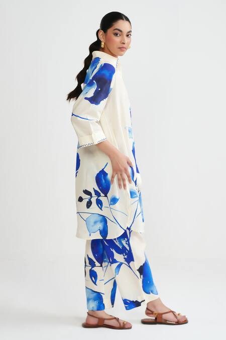 Buy_Rainas_Off White Cotton, Linen Collared Indigo Petals Kurta With Pant _Online_at_Aza_Fashions