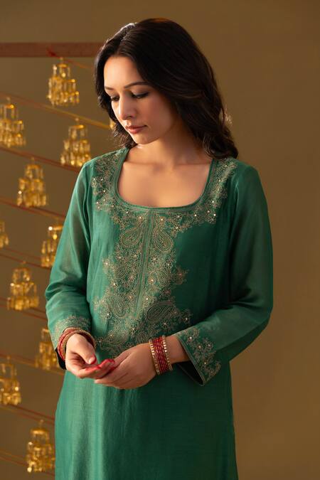 Buy_Rashi Jain_Green Chanderi, Organza Embroidery Square Neck Kurta Pant Set With Dupatta _Online_at_Aza_Fashions