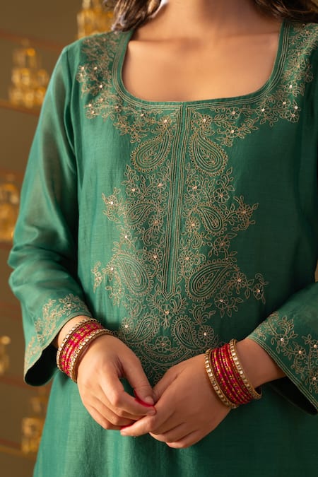 Rashi Jain_Green Chanderi, Organza Embroidery Square Neck Kurta Pant Set With Dupatta _at_Aza_Fashions