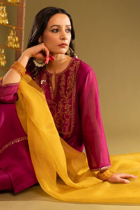 Buy Rashi Jain Magenta Chanderi, Organza Beads, Sequins Split V-neck Kurta Pant Dupatta Set Online at Aza Fashions Buy_Rashi Jain_Magenta Chanderi, Organza Beads, Sequins Split V-neck Kurta Pant Dupatta Set _Online_at_Aza_Fashions
