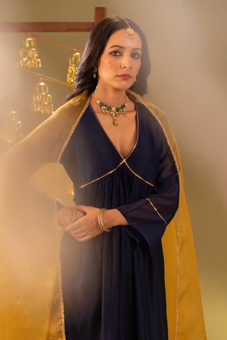 Rashi Jain_Navy Chanderi, Organza Embroidery V-neck And Mustard Kurta Set _Online_at_Aza_Fashions