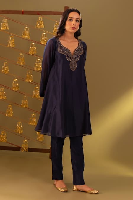 Buy_Rashi Jain_Navy Chanderi, Organza Embroidery V-neck And Green Kurta Set _Online_at_Aza_Fashions