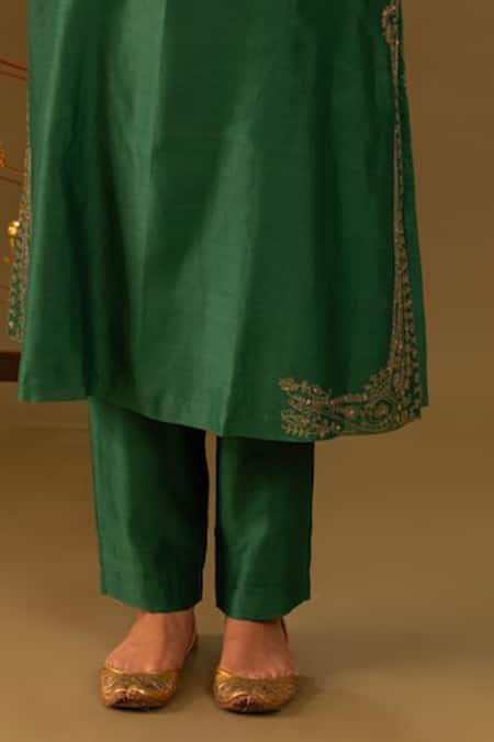 Rashi Jain_Green Chanderi, Organza V-neck Navy And Kurta Set _Online_at_Aza_Fashions
