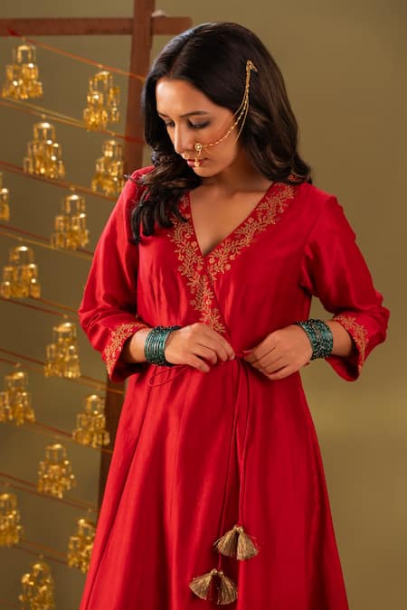 Shop_Rashi Jain_Red Chanderi, Organza Tassels V-neck Angrakha Set With Dupatta _Online_at_Aza_Fashions