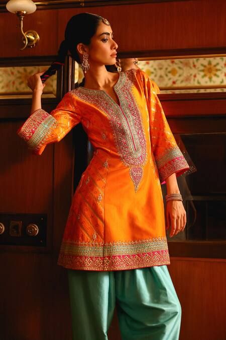 Shop Sabe Orange Silk, Organza Embroidery, Tassels Split V-neck Designer Feroza Kurta Set Online at Aza Fashions Shop_Sabe_Orange Silk, Organza Embroidery, Tassels Split V-neck Designer Feroza Kurta Set _Online_at_Aza_Fashions