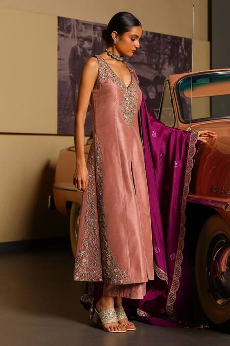 Shop Sabe Rose Gold Silk Embroidery V-neck Designer Jazba Kurta Set Online at Aza Fashions Shop_Sabe_Rose Gold Silk Embroidery V-neck Designer Jazba Kurta Set _Online_at_Aza_Fashions