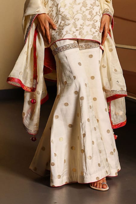 Sabe_Off White Georgette, Crepe Embroidery V-neck Designer Udaan Gharara Set _Online_at_Aza_Fashions