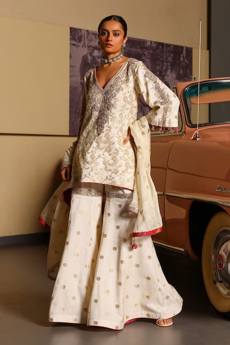 Shop_Sabe_Off White Georgette, Crepe Embroidery V-neck Designer Udaan Gharara Set _Online_at_Aza_Fashions