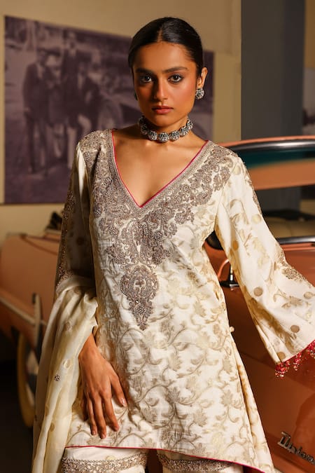 Buy_Sabe_Off White Georgette, Crepe Embroidery V-neck Designer Udaan Gharara Set 