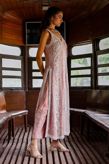 Sabe Pink Cotton, Embroidery V-neck Rose Chikankari Kurta Set Online at Aza Fashions Sabe_Pink Cotton, Embroidery V-neck Rose Chikankari Kurta Set _Online_at_Aza_Fashions