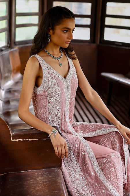 Sabe Pink Cotton, Embroidery V-neck Rose Chikankari Kurta Set at Aza Fashions Sabe_Pink Cotton, Embroidery V-neck Rose Chikankari Kurta Set _at_Aza_Fashions