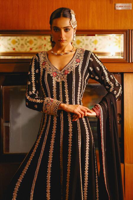 Buy Sabe Black Georgette Embroidery V-neck Fiza Designer Anarkali Set Online at Aza Fashions Buy_Sabe_Black Georgette Embroidery V-neck Fiza Designer Anarkali Set _Online_at_Aza_Fashions