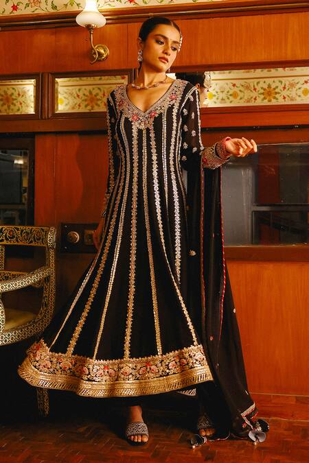 Shop Sabe Black Georgette Embroidery V-neck Fiza Designer Anarkali Set Online at Aza Fashions Shop_Sabe_Black Georgette Embroidery V-neck Fiza Designer Anarkali Set _Online_at_Aza_Fashions