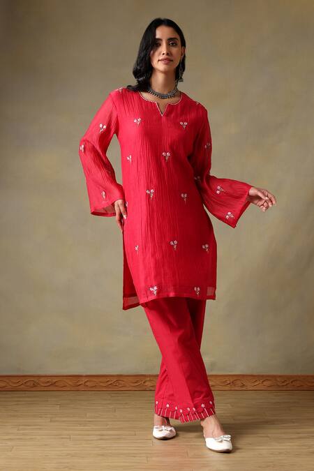 Buy_Tashee_Red Chanderi, Cotton Embroidery V-neck Kurta With Pant _Online_at_Aza_Fashions