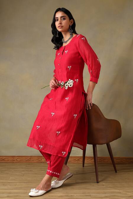 Tashee_Red Chanderi, Cotton Embroidery Round Neck Kurta And Pant Set _Online_at_Aza_Fashions