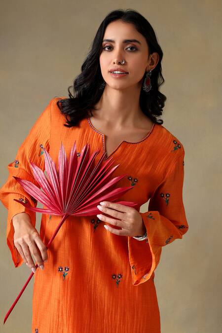 Buy_Tashee_Orange Chanderi, Cotton Embroidery V-neck Kurta And Pant Set _Online_at_Aza_Fashions