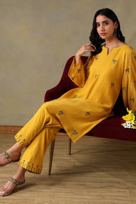 Buy_Tashee_Yellow Chanderi, Cotton Embroidery Split V-neck Kurta Set 