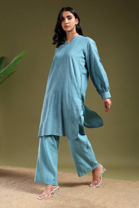 Shop_Tashee_Blue Linen V-neck Powder Kurta And Pant Set _Online_at_Aza_Fashions