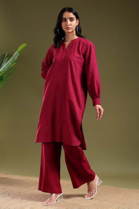 Tashee Maroon Linen V-neck Kurta With Pant Set 