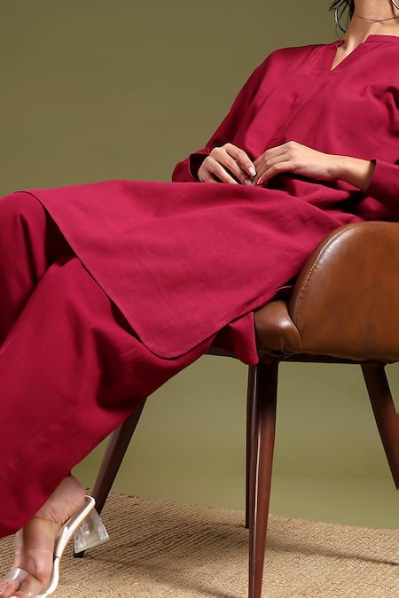 Buy_Tashee_Maroon Linen V-neck Kurta With Pant Set 