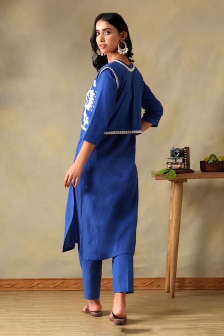 Tashee Embroidered Blue Cotton Slub Kurta Set 