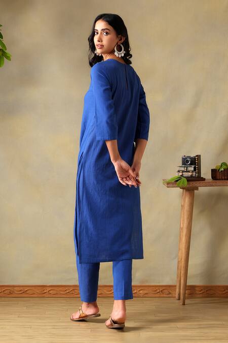 Buy_Tashee_Blue Cotton Embroidery V-neck Slub Kurta Set _Online_at_Aza_Fashions