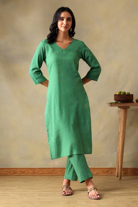 Tashee_Green Cotton Embroidery Round Neck, Slub Kurta Set _Online_at_Aza_Fashions