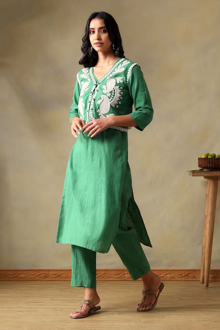 Buy_Tashee_Green Cotton Embroidery Round Neck, Slub Kurta Set _Online_at_Aza_Fashions