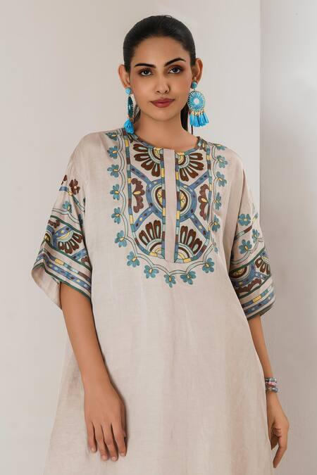 Saahiil Kapoor_Cream Linen, Satin Embroidery Round Neck Champagne Kurta And Pant Set _Online_at_Aza_Fashions