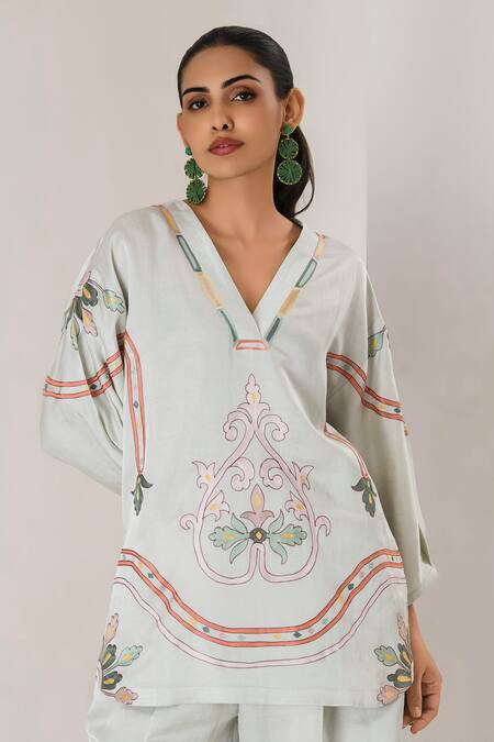Saahiil Kapoor_Mint Linen, Satin Embroidery V-neck Floral Top And Pant Set _Online_at_Aza_Fashions