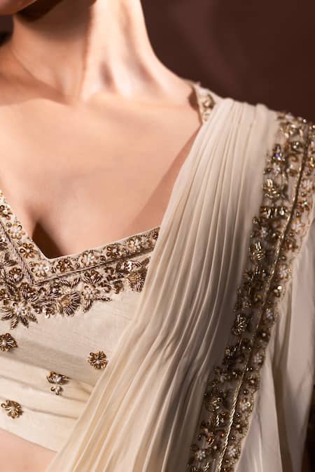 Dajwaree_White Organza, Silk Embroidery, Sequins V-neck Designer Nargis Saree Set _at_Aza_Fashions