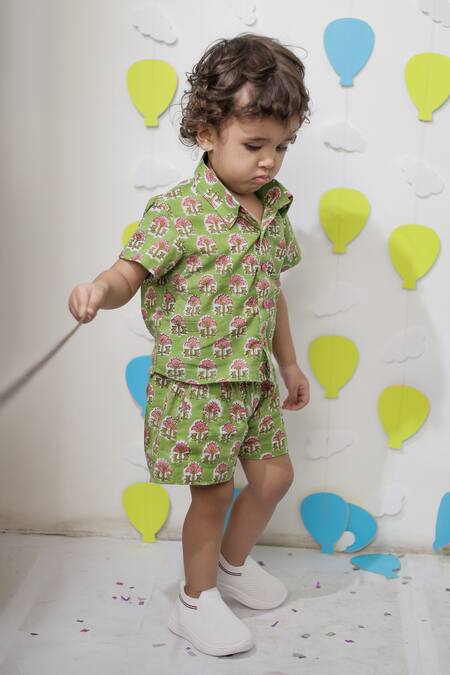 Tiny Colour_Green Cotton Printed Shirt And Shorts Co-ord Set _Online_at_Aza_Fashions