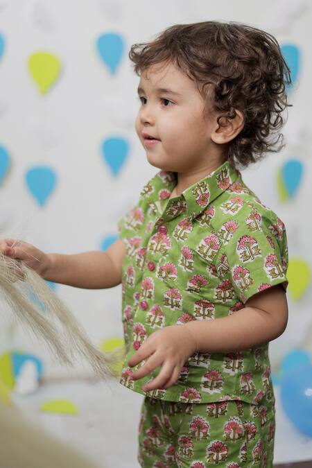 Buy_Tiny Colour_Green Cotton Printed Shirt And Shorts Co-ord Set _Online_at_Aza_Fashions
