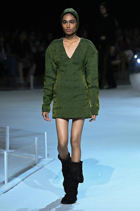 Buy_Somya Goyal_Green Viscose V-neck Loom Verse Dress 