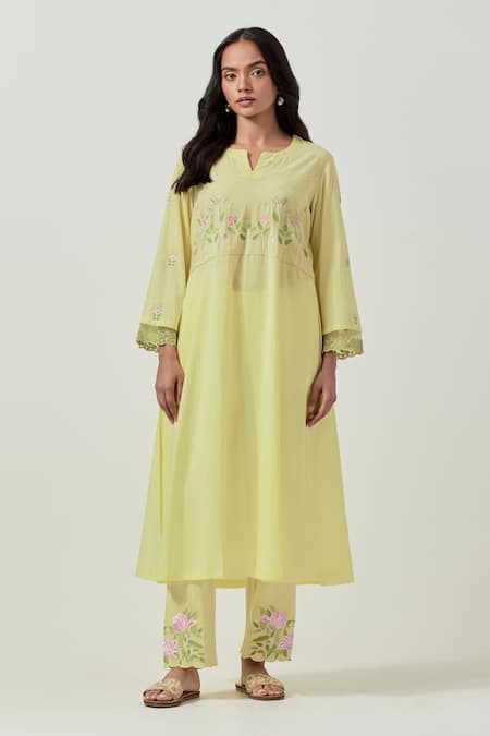 Buy_Priya Chaudhary_Yellow Cotton Embroidery Split V-neck Machine Kurta Set 