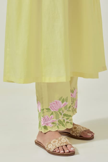 Shop_Priya Chaudhary_Yellow Cotton Embroidery Split V-neck Machine Kurta Set 