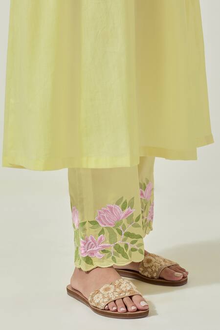 Priya Chaudhary_Yellow Cotton Embroidery Split V-neck Machine Kurta Pant Set _at_Aza_Fashions