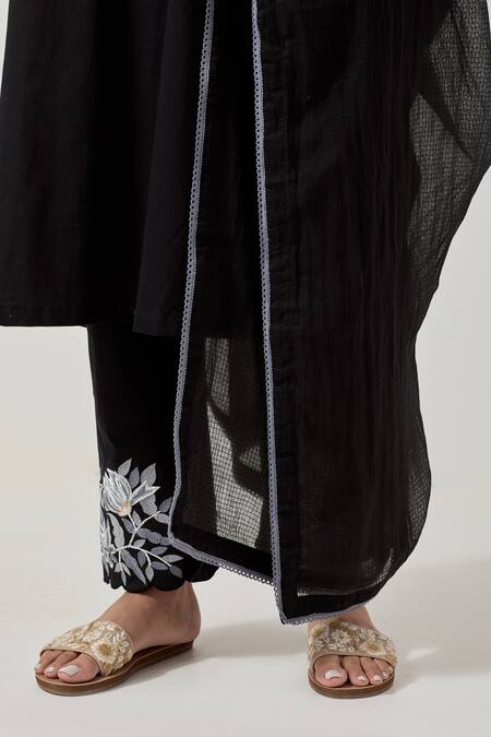 Priya Chaudhary_Black Cotton Embroidery Split V-neck Machine Kurta Set _Online_at_Aza_Fashions
