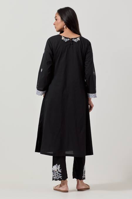 Priya Chaudhary Black Cotton Embroidered Kurta Pant Set 