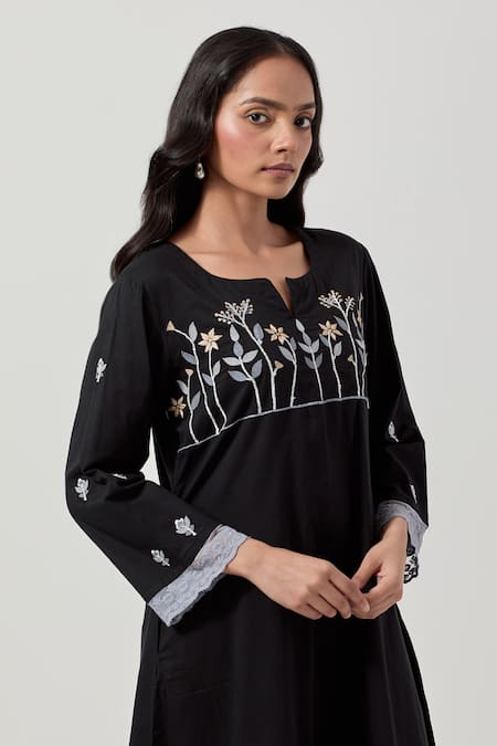 Shop_Priya Chaudhary_Black Cotton Embroidery Split V-neck Kurta Pant Set _Online_at_Aza_Fashions