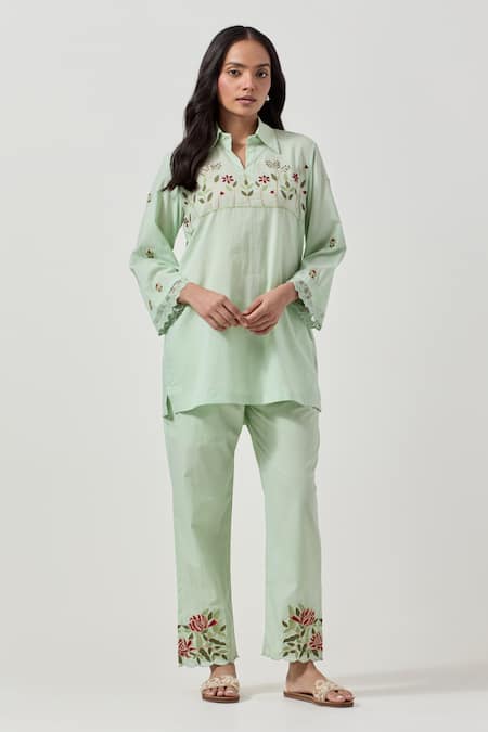 Priya Chaudhary Green Cotton Embroidery Collared Machine Kurta And Pant Set 