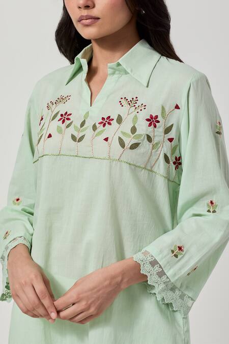 Priya Chaudhary_Green Cotton Embroidery Collared Machine Kurta And Pant Set _at_Aza_Fashions