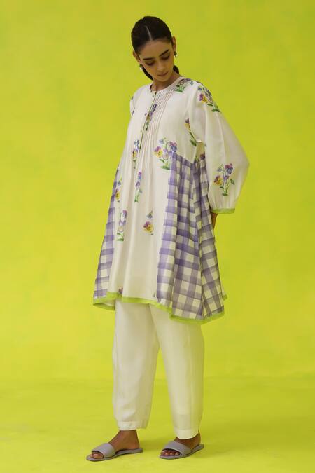Buy Roza Ivory Chanderi, Cotton Embroidery Collared Floral Kurta Set Online at Aza Fashions Buy_Roza_Ivory Chanderi, Cotton Embroidery Collared Floral Kurta Set _Online_at_Aza_Fashions